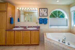 Conway Home w/ Game Room: 5 Private Beaches