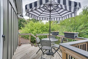 Modern Louisville Apartment w/ Furnished Deck
