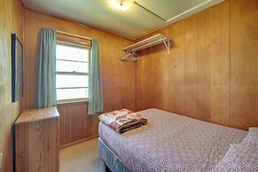 Convenient Cabin w/ Access to 3 Boat Docks!