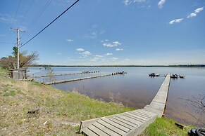 Convenient Cabin w/ Access to 3 Boat Docks!