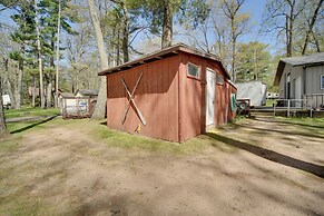 Convenient Cabin w/ Access to 3 Boat Docks!