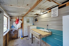 Convenient Cabin w/ Access to 3 Boat Docks!