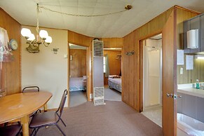 Convenient Cabin w/ Access to 3 Boat Docks!