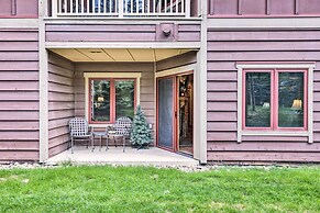 Cozy Red Hawk Lodge Condo: Walk to River Run!