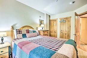 Cozy Red Hawk Lodge Condo: Walk to River Run!