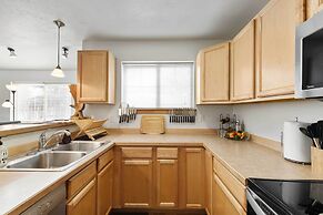 'heart of Bozeman' Townhome w/ Patio Near MSU