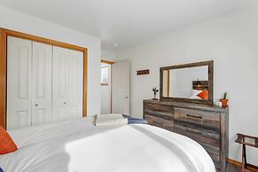 'heart of Bozeman' Townhome w/ Patio Near MSU