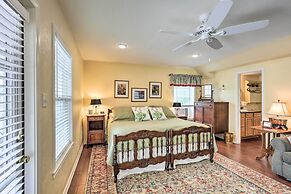 Studio in College Station w/ Expansive Deck!