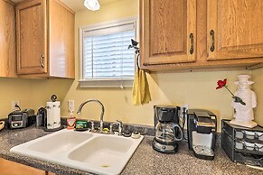 Studio in College Station w/ Expansive Deck!