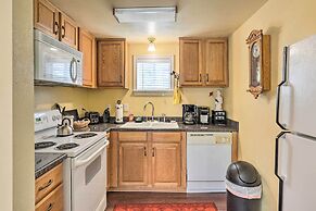 Studio in College Station w/ Expansive Deck!