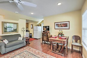 Studio in College Station w/ Expansive Deck!