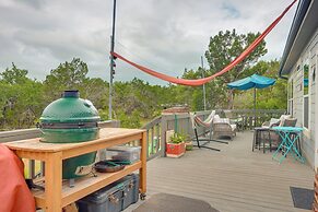 Canyon Lake Home w/ Spacious Deck & Backyard!
