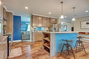 Canyon Lake Home w/ Spacious Deck & Backyard!