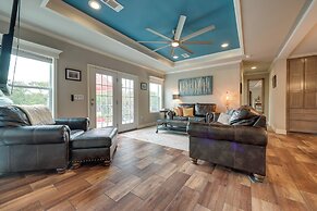 Canyon Lake Home w/ Spacious Deck & Backyard!