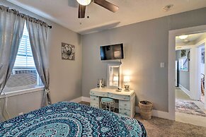 Walk to Beach: Breezy Galveston Apt w/ Deck!