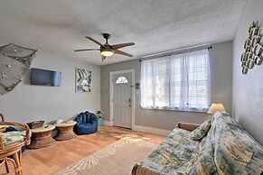 Walk to Beach: Breezy Galveston Apt w/ Deck!
