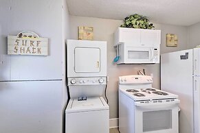 Walk to Beach: Breezy Galveston Apt w/ Deck!