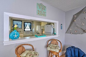 Walk to Beach: Breezy Galveston Apt w/ Deck!