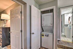 Romantic Apt: Private Patio & Shared Hot Tub!