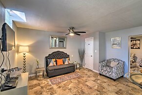 Romantic Apt: Private Patio & Shared Hot Tub!