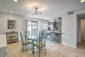 Modern Palm Springs Townhome Near Golf Courses
