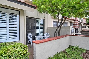 Modern Palm Springs Townhome Near Golf Courses