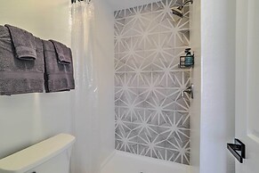 Modern Palm Springs Townhome Near Golf Courses