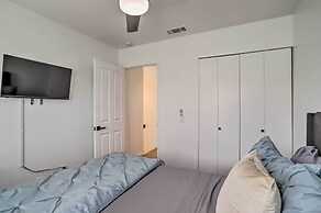 Modern Palm Springs Townhome Near Golf Courses