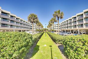 Balcony + Gulf Views: Beachfront Galveston Retreat