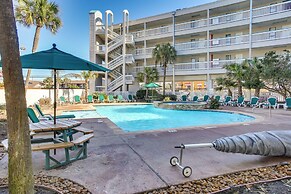 Balcony + Gulf Views: Beachfront Galveston Retreat