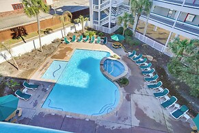 Balcony + Gulf Views: Beachfront Galveston Retreat
