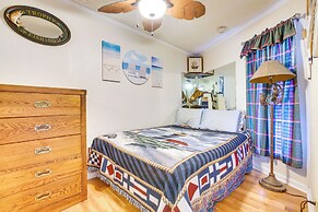 Balcony + Gulf Views: Beachfront Galveston Retreat