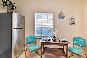 Blue Dolphin' Cottage: Walk to Galveston Seawall!