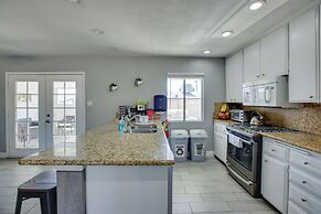 Las Vegas Retreat w/ Yard < 5 Mi to Strip!