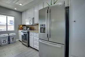 Las Vegas Retreat w/ Yard < 5 Mi to Strip!