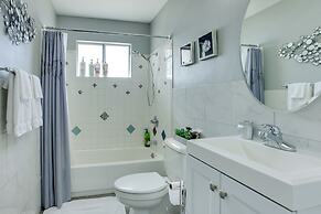 Las Vegas Retreat w/ Yard < 5 Mi to Strip!