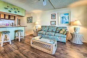 Beachfront Lahaina Condo: Pool + Grill Access