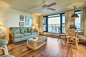 Beachfront Lahaina Condo: Pool + Grill Access