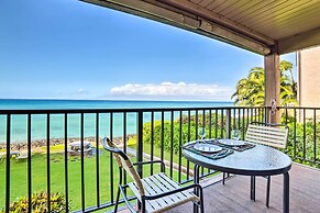 Beachfront Lahaina Condo: Pool + Grill Access