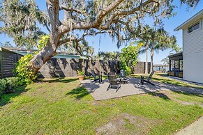 Lakefront Retreat w/ Kayaks & Fire Pit in Clermont