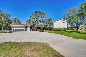 Lakefront Retreat w/ Kayaks & Fire Pit in Clermont