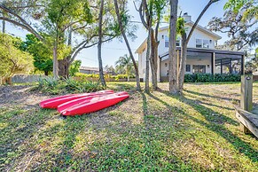 Lakefront Retreat w/ Kayaks & Fire Pit in Clermont
