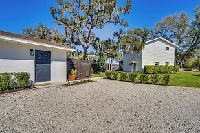 Lakefront Retreat w/ Kayaks & Fire Pit in Clermont