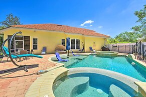 Sun-soaked Sarasota Oasis w/ Pool & Hot Tub!