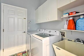 Sun-soaked Sarasota Oasis w/ Pool & Hot Tub!