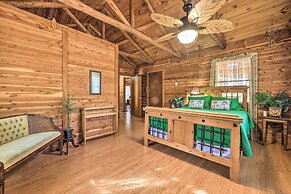 Rustic Canyon Lake Cabins w/ Hot Tub on ~ 3 Acres