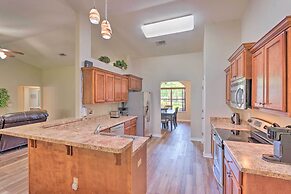 Sunny Coastal Getaway 5 Mi to Navarre Beach!