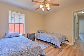 Sunny Coastal Getaway 5 Mi to Navarre Beach!