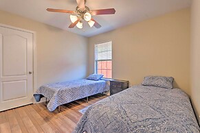 Sunny Coastal Getaway 5 Mi to Navarre Beach!