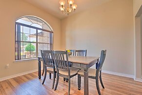 Sunny Coastal Getaway 5 Mi to Navarre Beach!